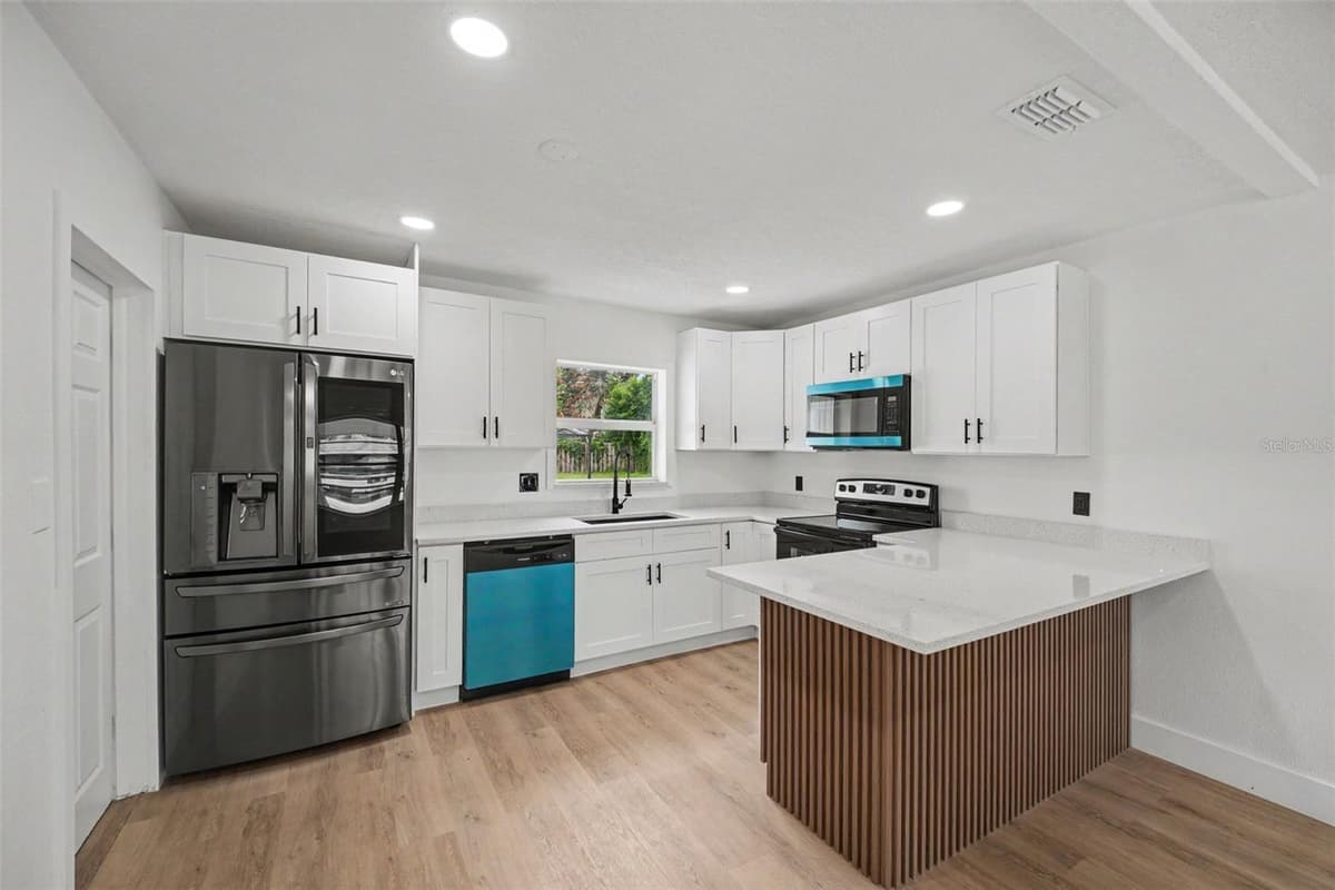 212 COQUINA DRIVE — photo 5 of 43