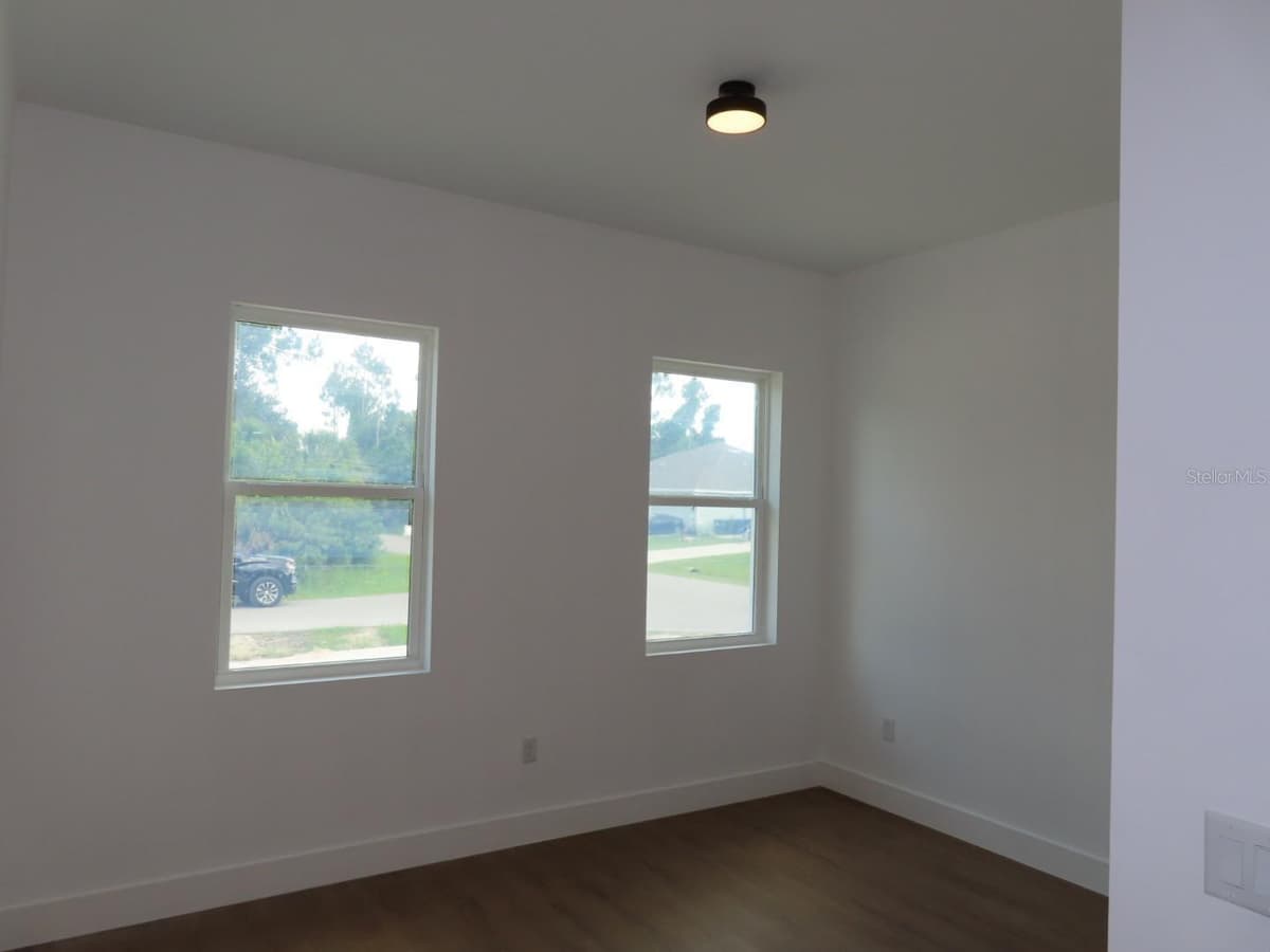 2651 PEAKE STREET — photo 12 of 25