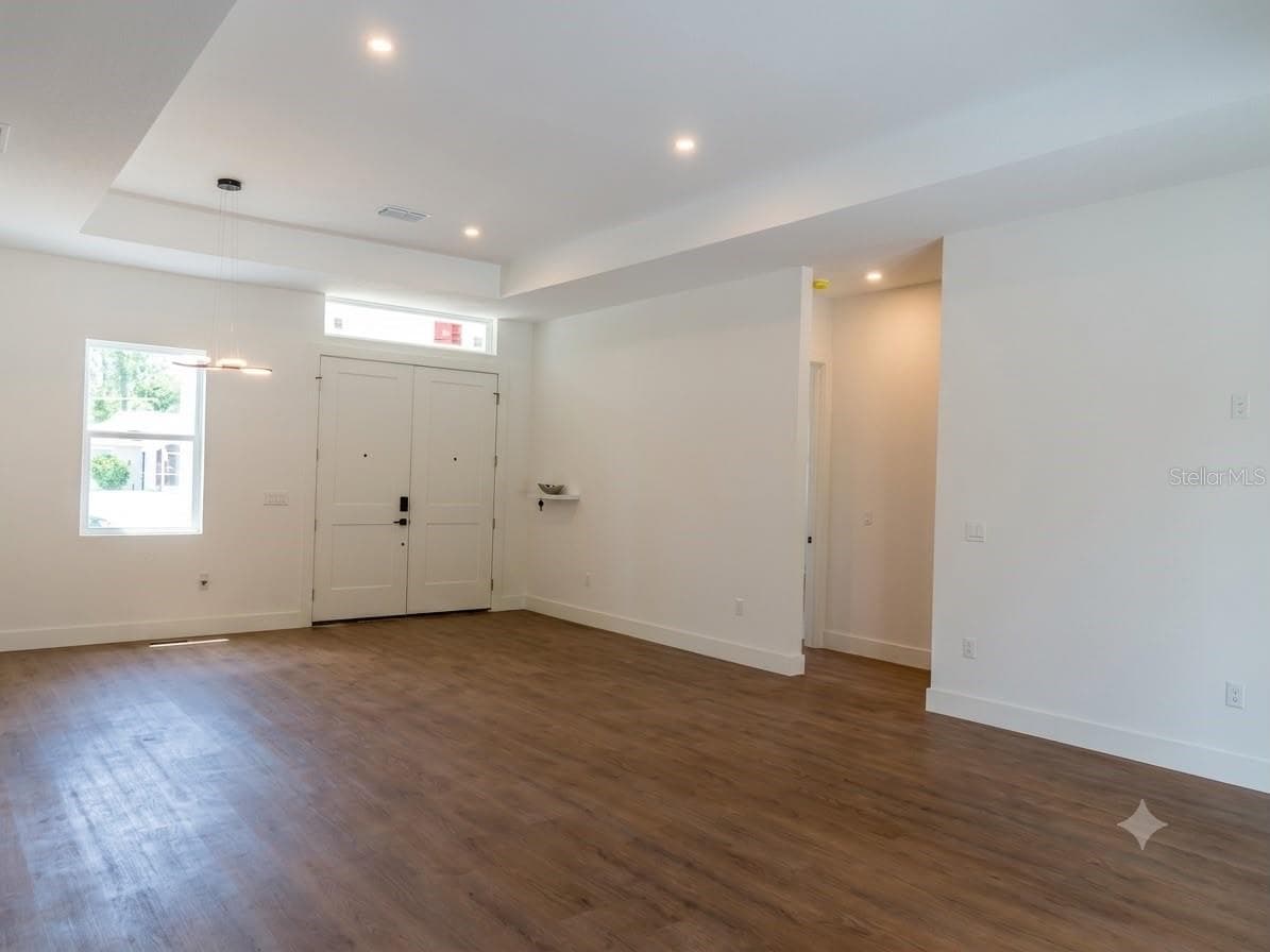 2651 PEAKE STREET — photo 8 of 25