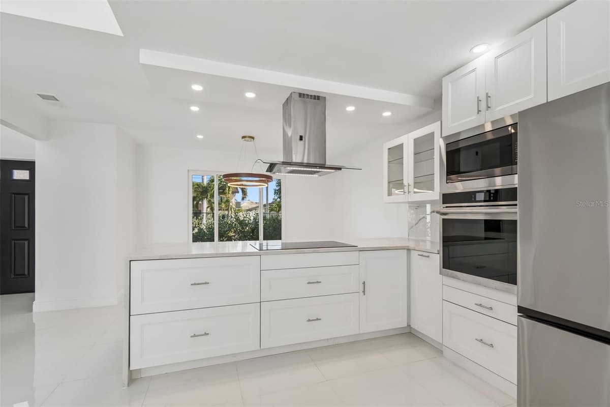 775 CAPRI BOULEVARD — photo 14 of 67