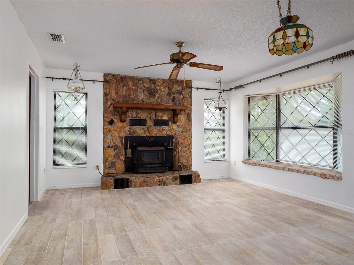 121 SERENA CIRCLE — photo 4 of 32