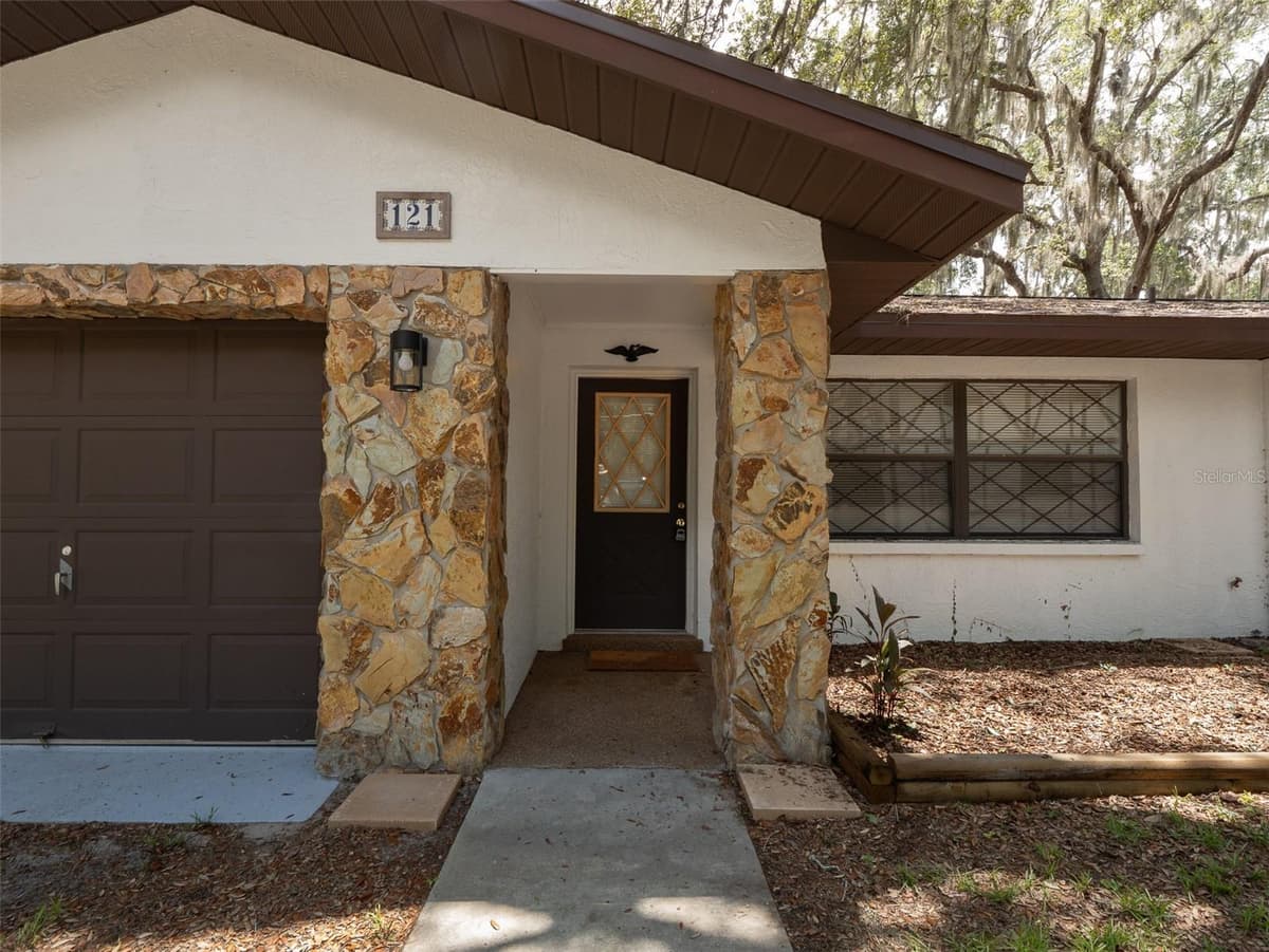 121 SERENA CIRCLE — photo 3 of 32