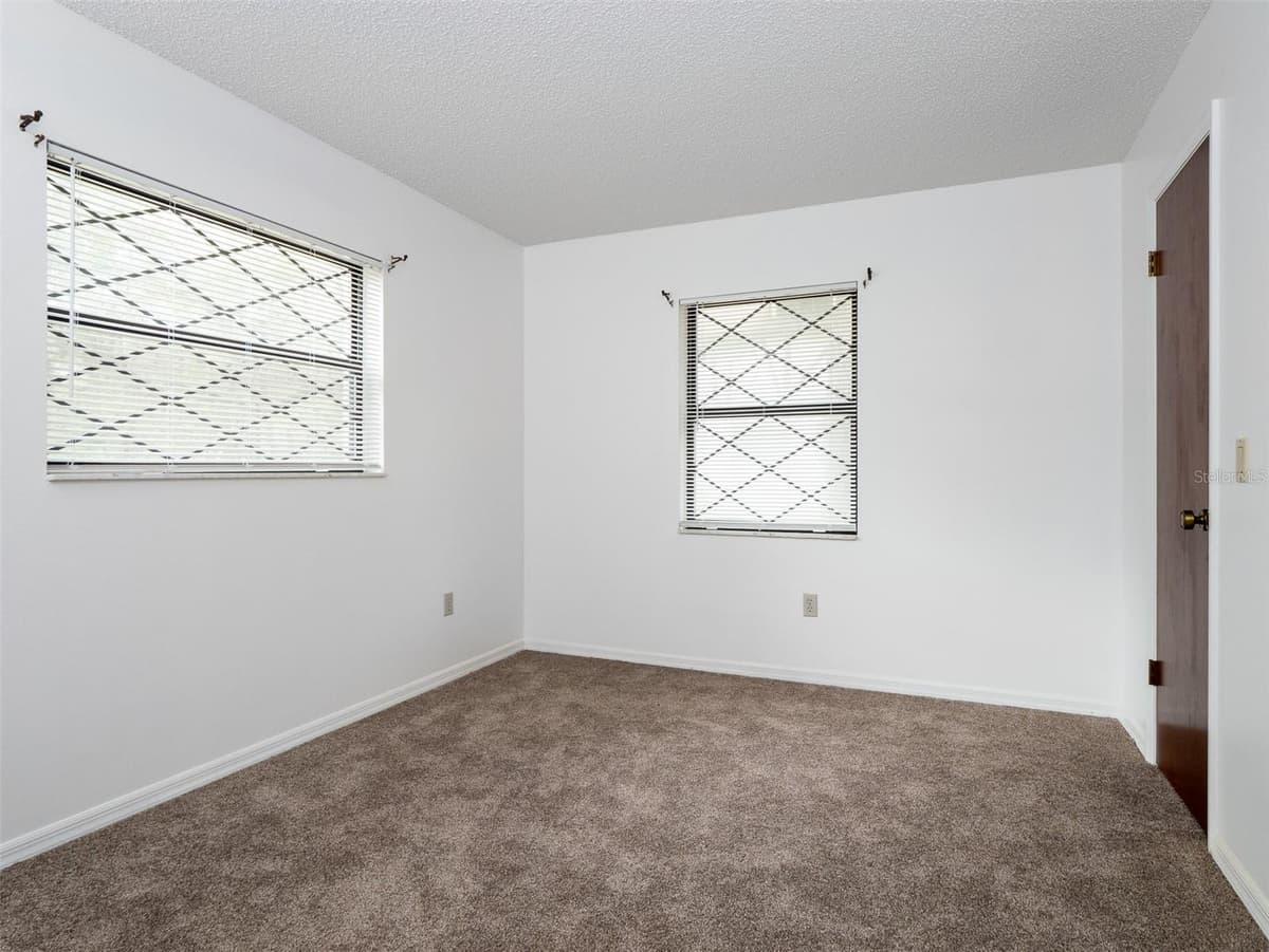 121 SERENA CIRCLE — photo 14 of 32