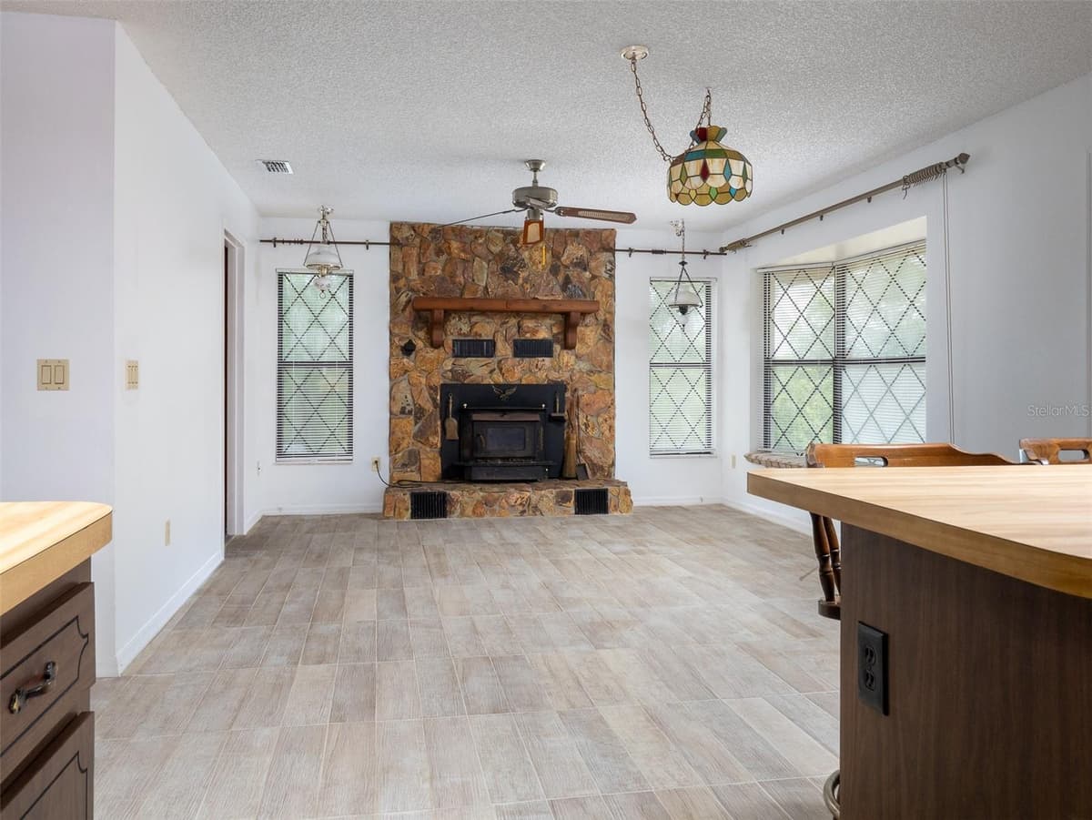 121 SERENA CIRCLE — photo 5 of 32