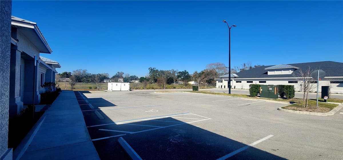 295 BERKLEY RD — photo 12 of 26
