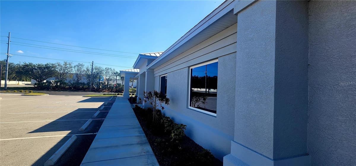 295 BERKLEY RD — photo 10 of 26