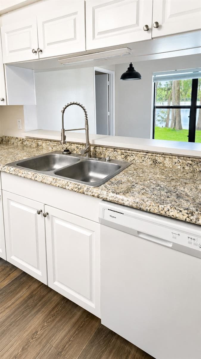 703 NORTHLAKE DRIVE — photo 12 of 36