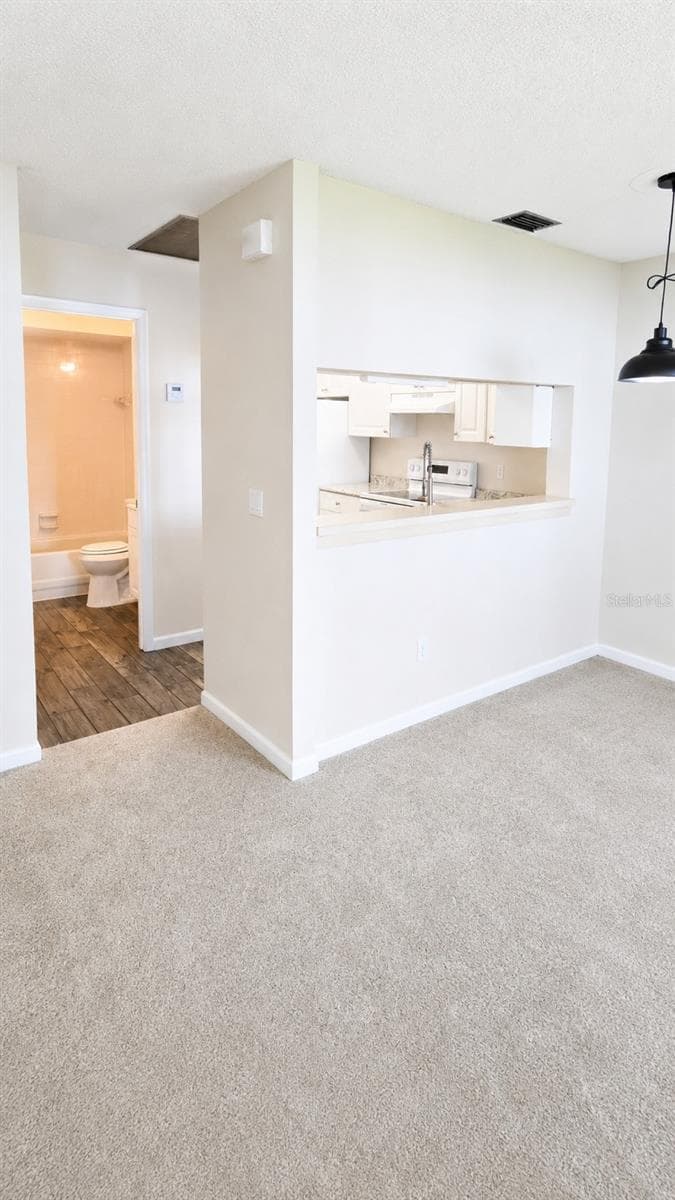 703 NORTHLAKE DRIVE — photo 11 of 36