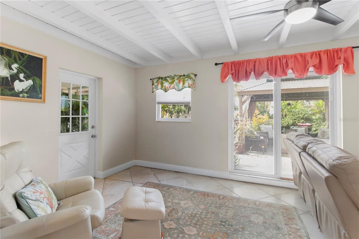 3326 BOUGAINVILLEA STREET — photo 17 of 35