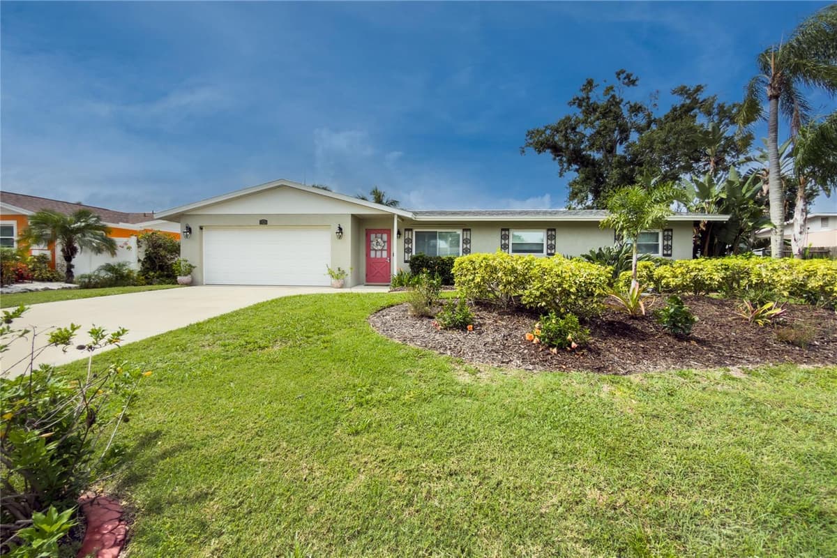 3326 BOUGAINVILLEA STREET — photo 1 of 35