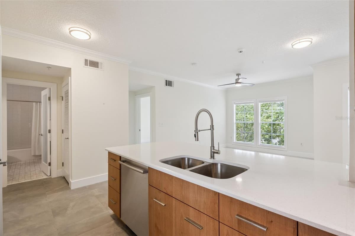 529 WATER STREET — photo 10 of 43