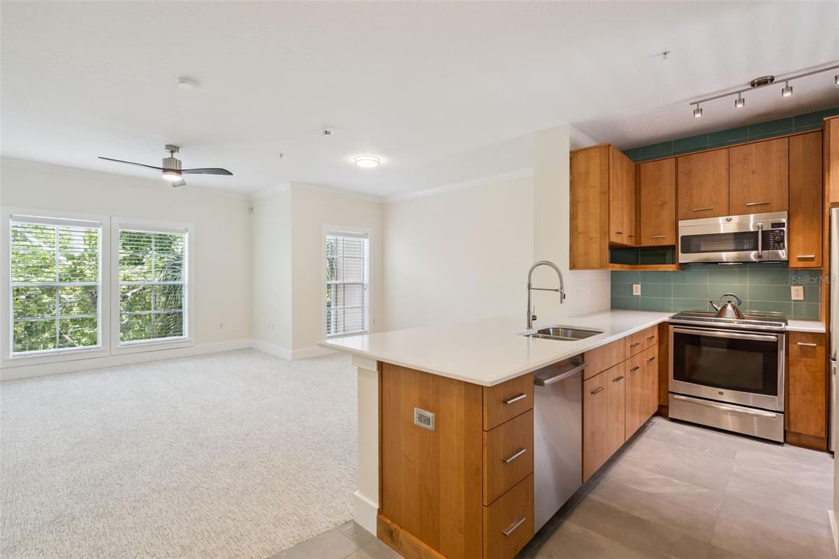 529 WATER STREET — photo 6 of 43