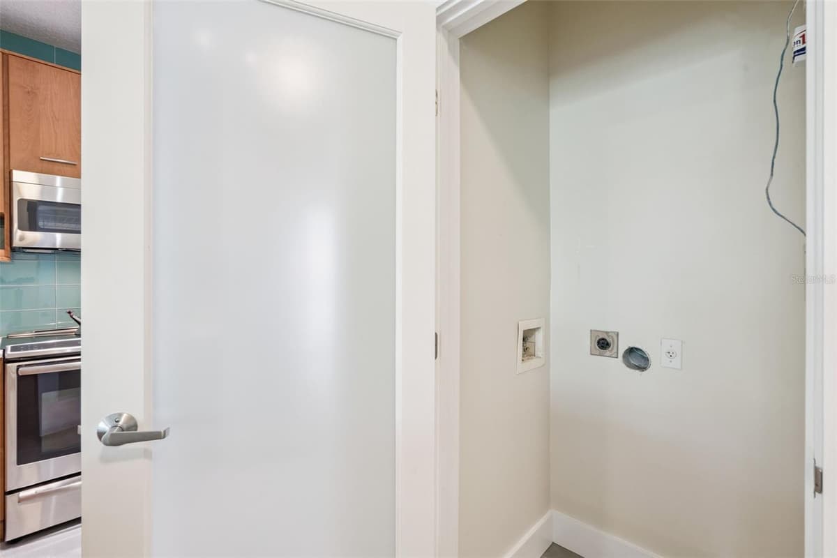 529 WATER STREET — photo 11 of 43