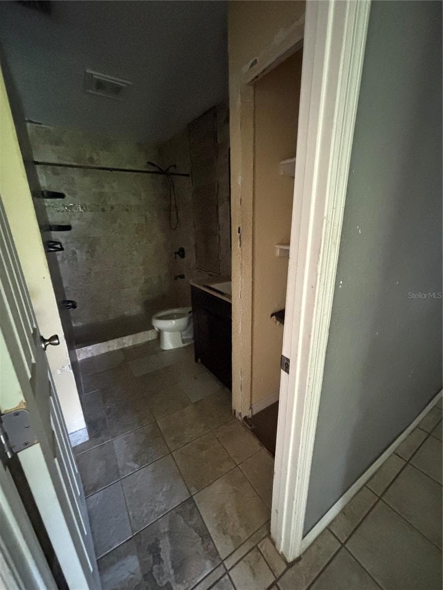 210 PEARL STREET — photo 13 of 21