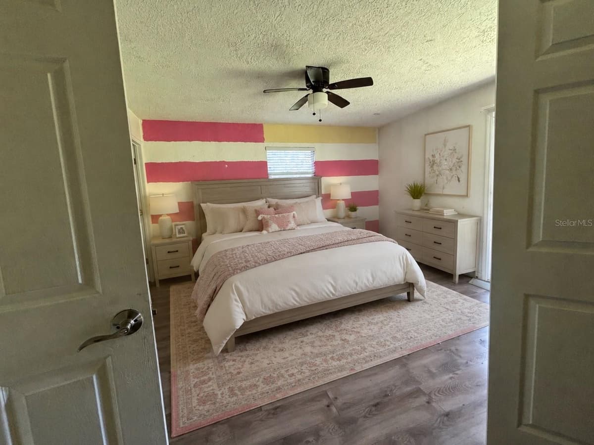 210 PEARL STREET — photo 10 of 21