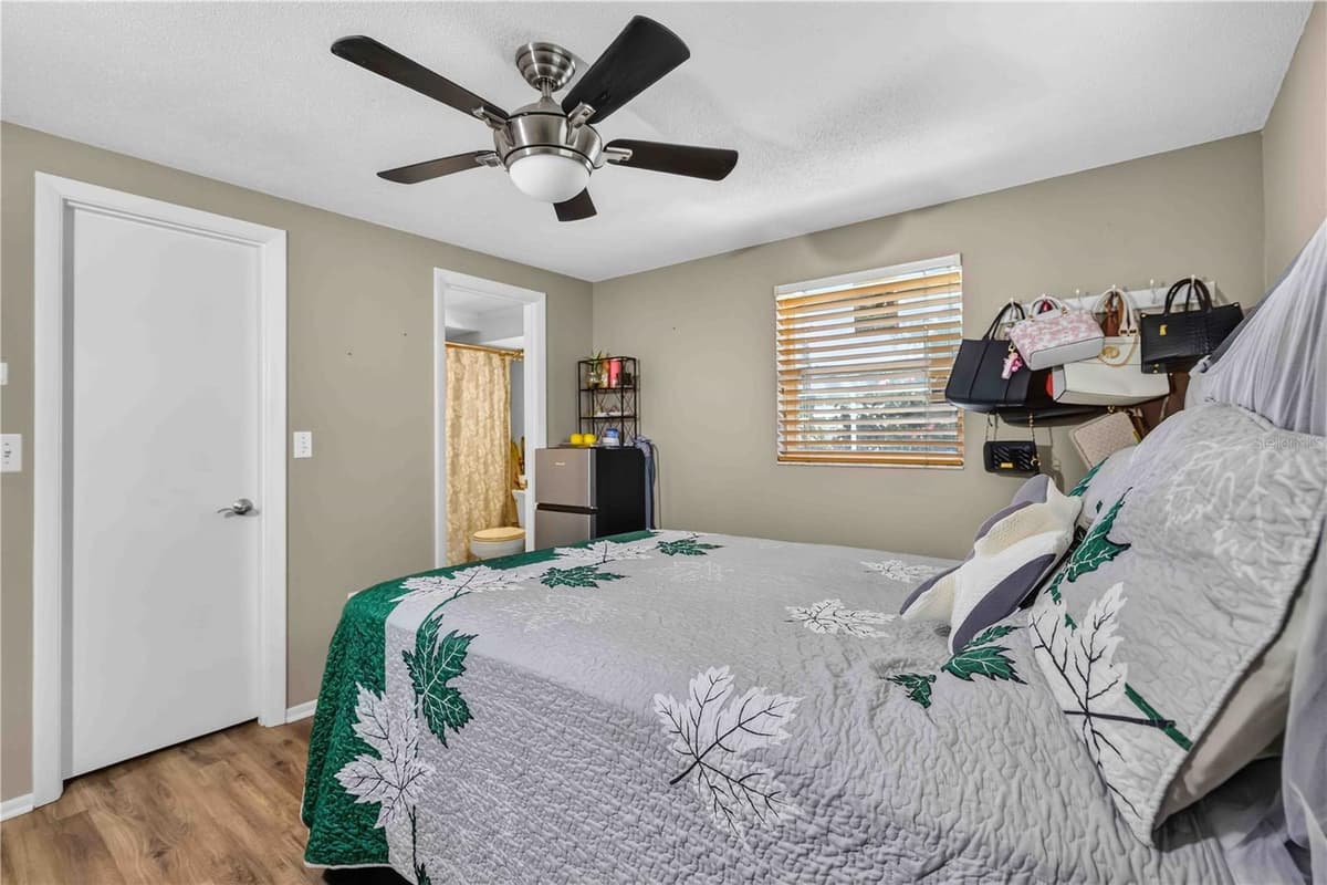 5408 EVORA AVENUE — photo 17 of 27