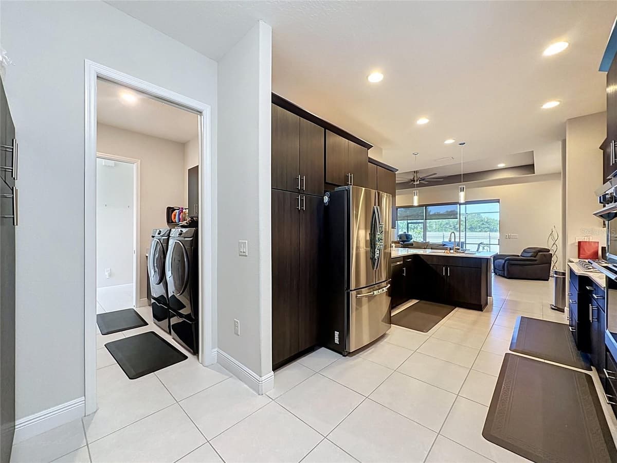 8665 BRIDGEPORT BAY CIRCLE — photo 4 of 71