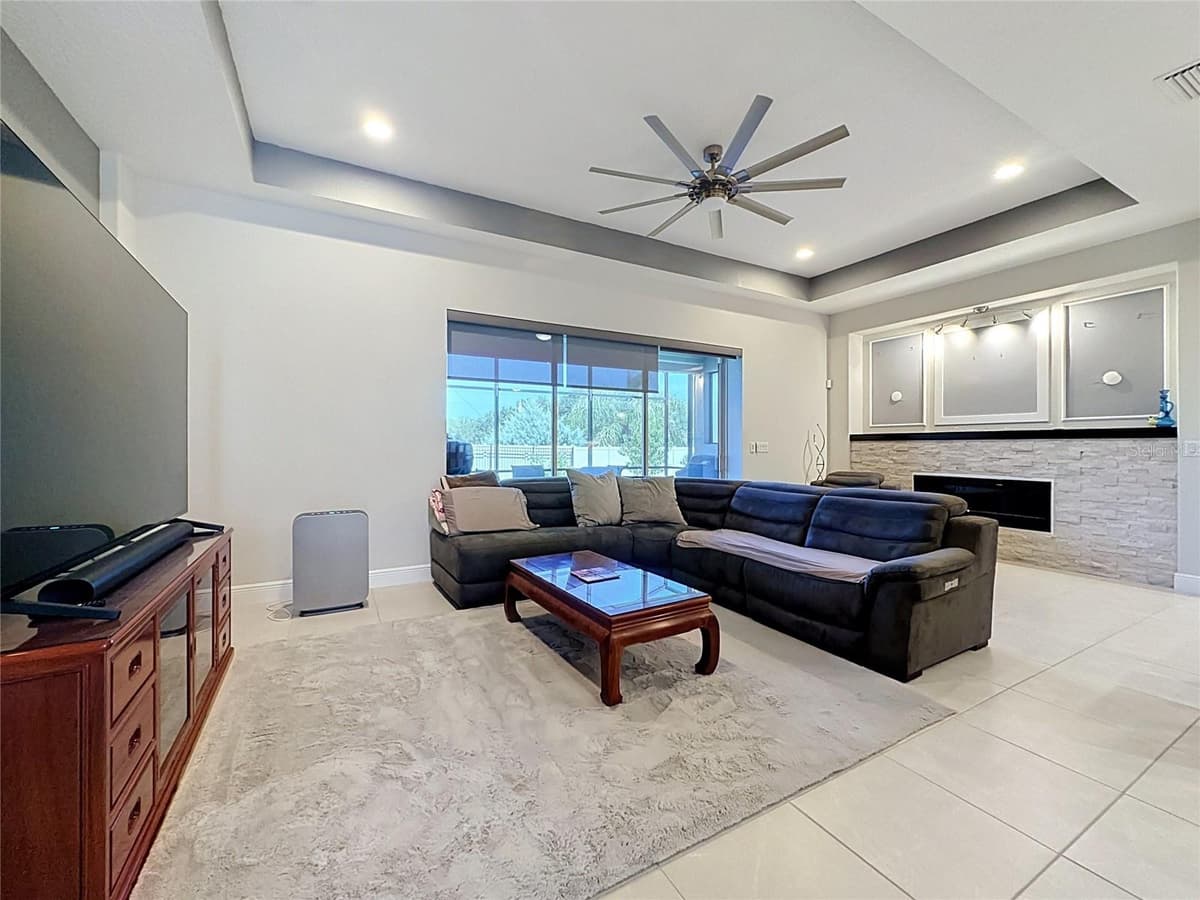 8665 BRIDGEPORT BAY CIRCLE — photo 14 of 71