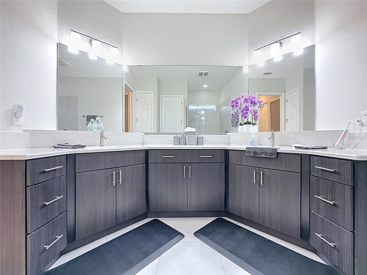8665 BRIDGEPORT BAY CIRCLE — photo 33 of 71