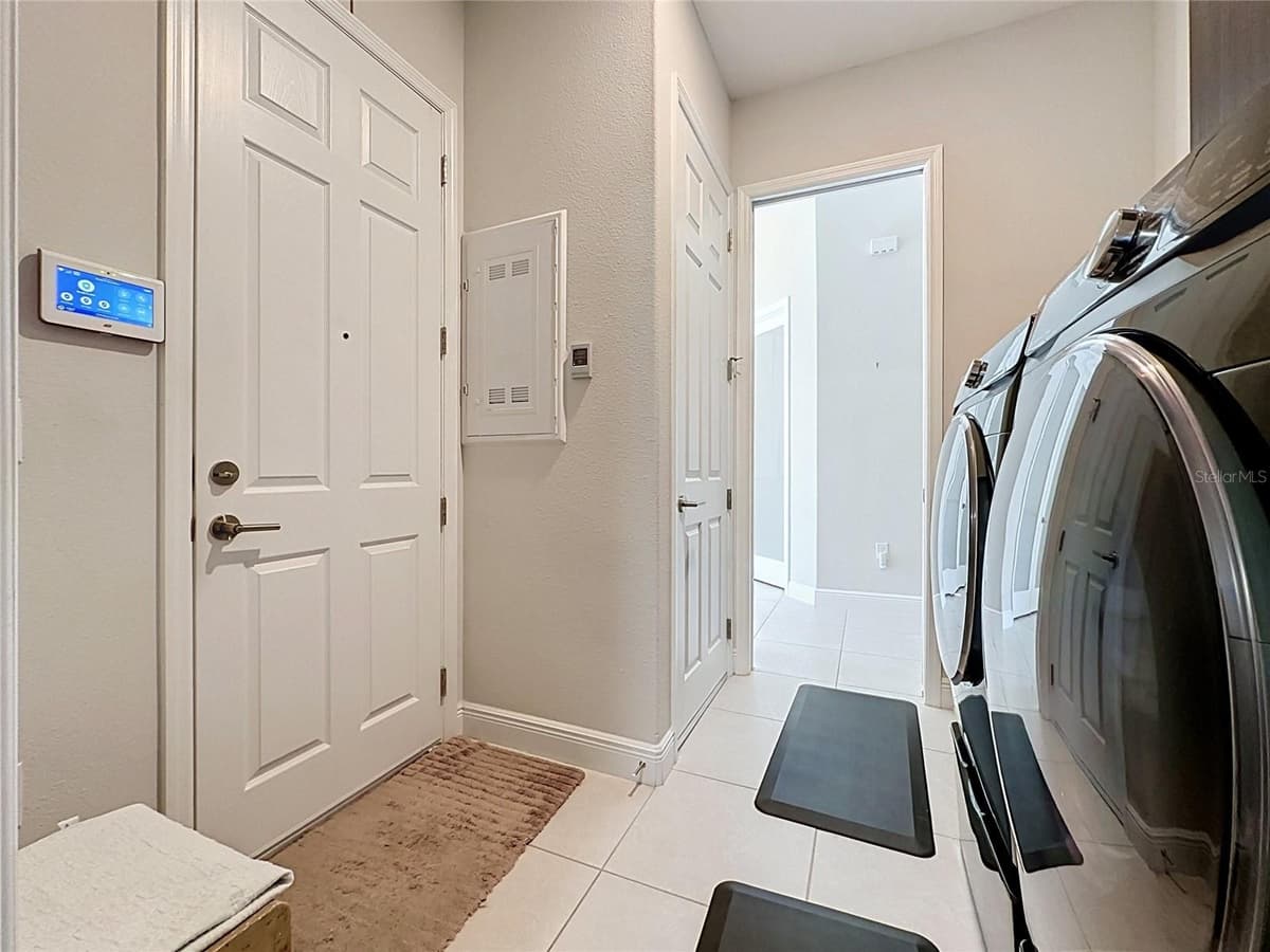 8665 BRIDGEPORT BAY CIRCLE — photo 24 of 71