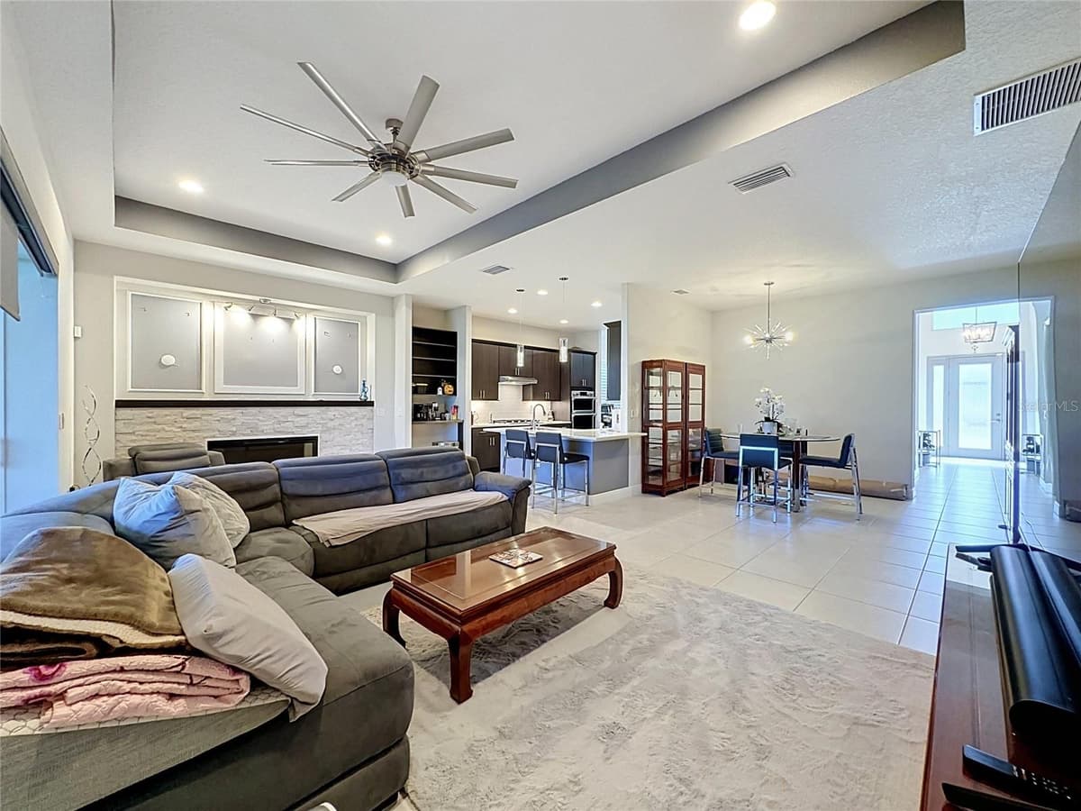 8665 BRIDGEPORT BAY CIRCLE — photo 15 of 71
