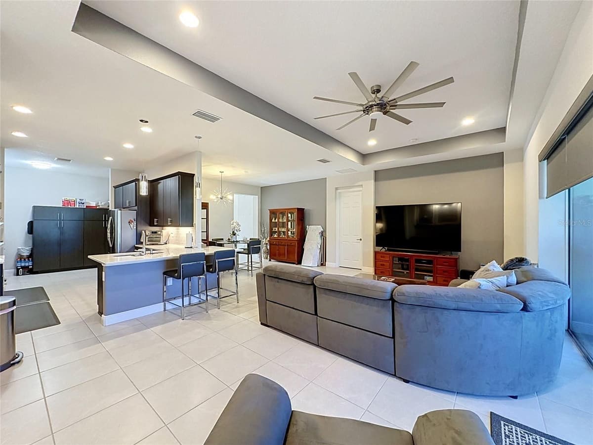 8665 BRIDGEPORT BAY CIRCLE — photo 8 of 71