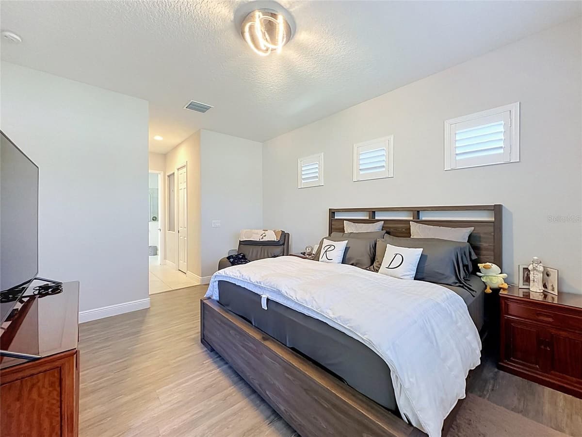 8665 BRIDGEPORT BAY CIRCLE — photo 25 of 71