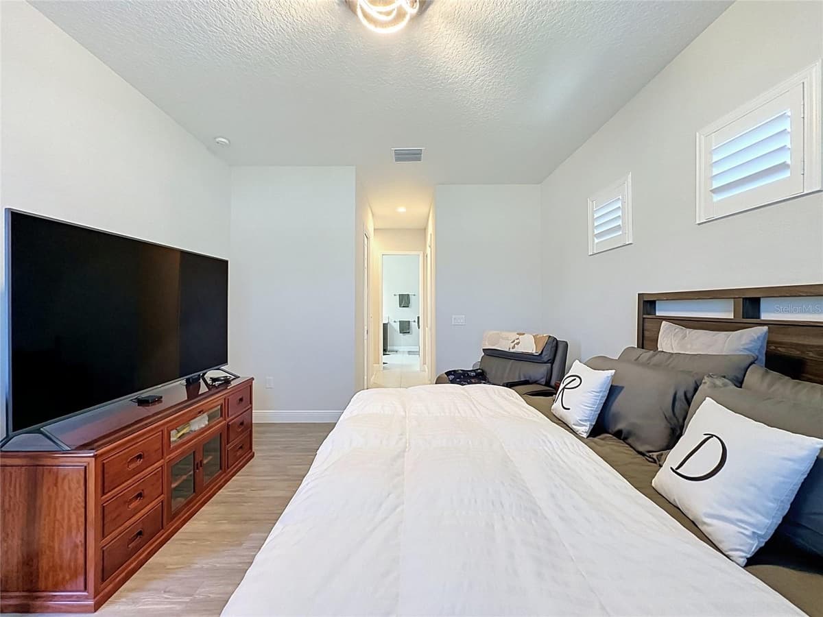 8665 BRIDGEPORT BAY CIRCLE — photo 26 of 71