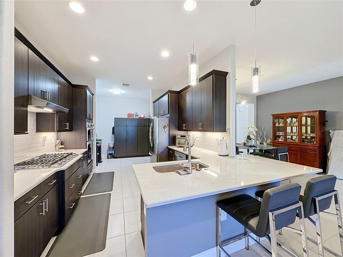 8665 BRIDGEPORT BAY CIRCLE — photo 16 of 71