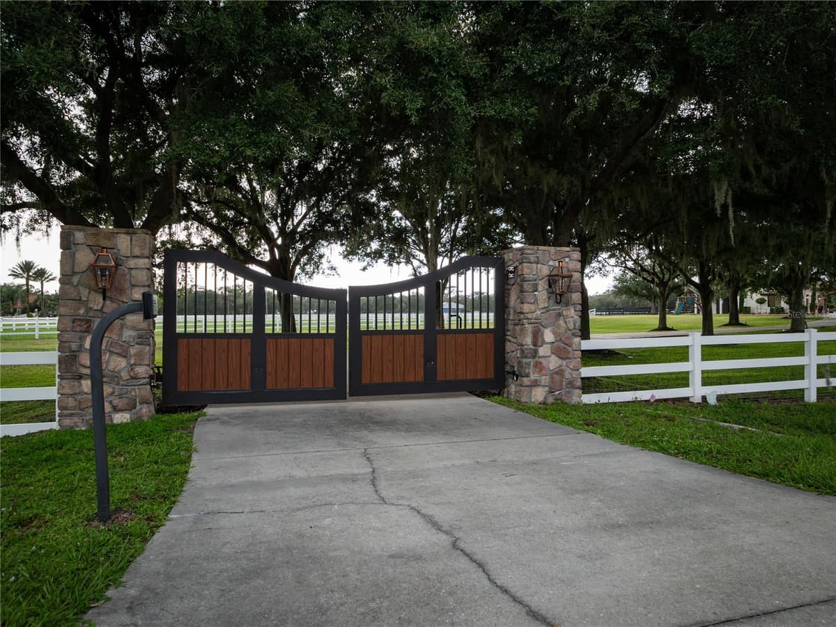 1670 RANCH CLUB BOULEVARD — photo 7 of 95