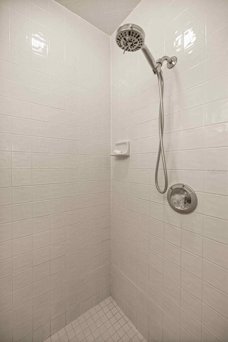 2059 TALL OAKS DRIVE — photo 18 of 42