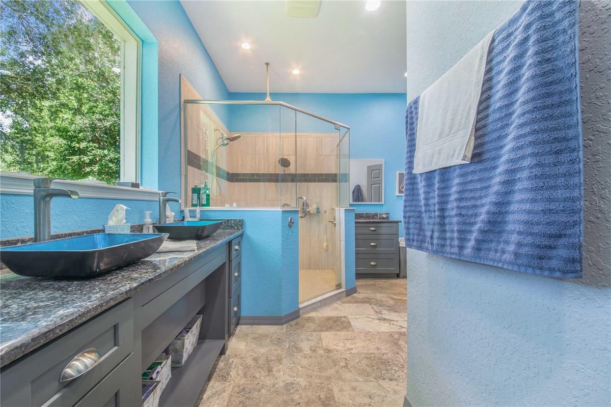 2424 BURNS AVENUE — photo 24 of 100