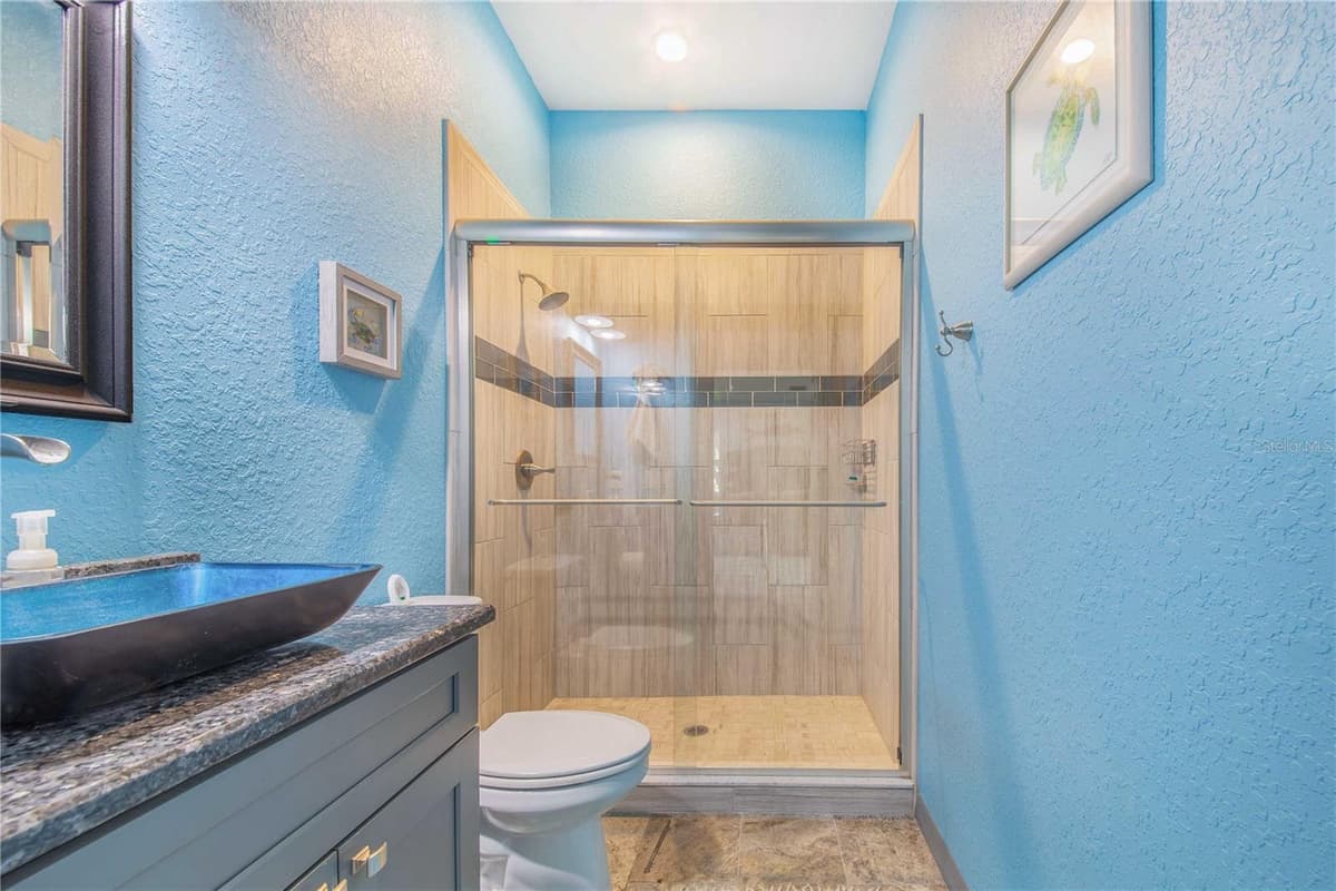 2424 BURNS AVENUE — photo 29 of 100