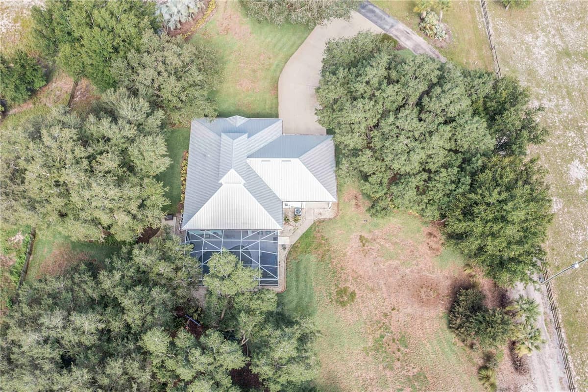 2424 BURNS AVENUE — photo 39 of 100