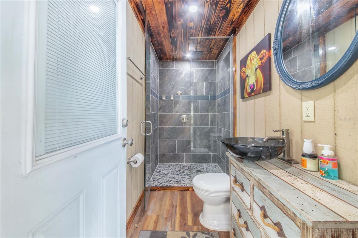 2424 BURNS AVENUE — photo 57 of 100