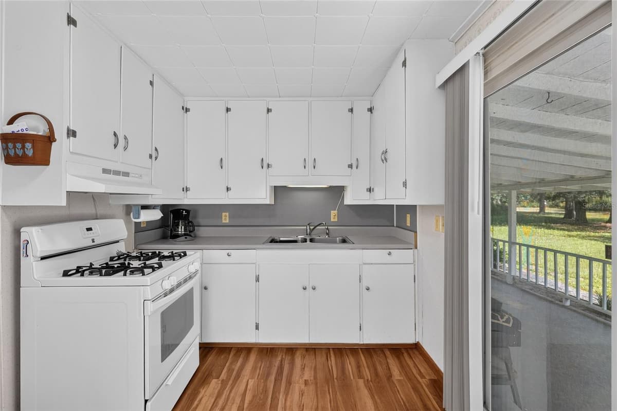 148 LAKE SHORE TERRACE — photo 8 of 54