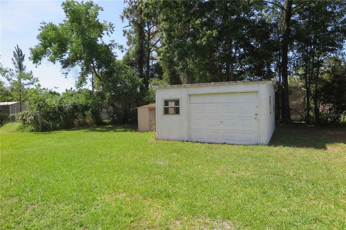 108 PINESHORE DRIVE — photo 7 of 34