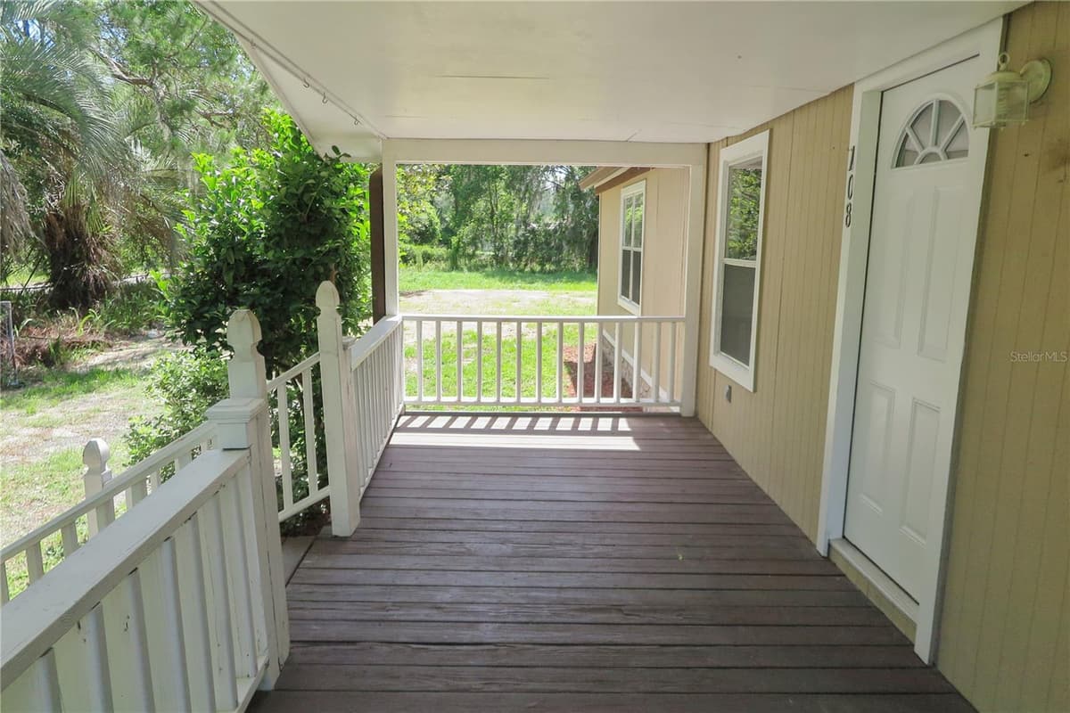108 PINESHORE DRIVE — photo 10 of 34