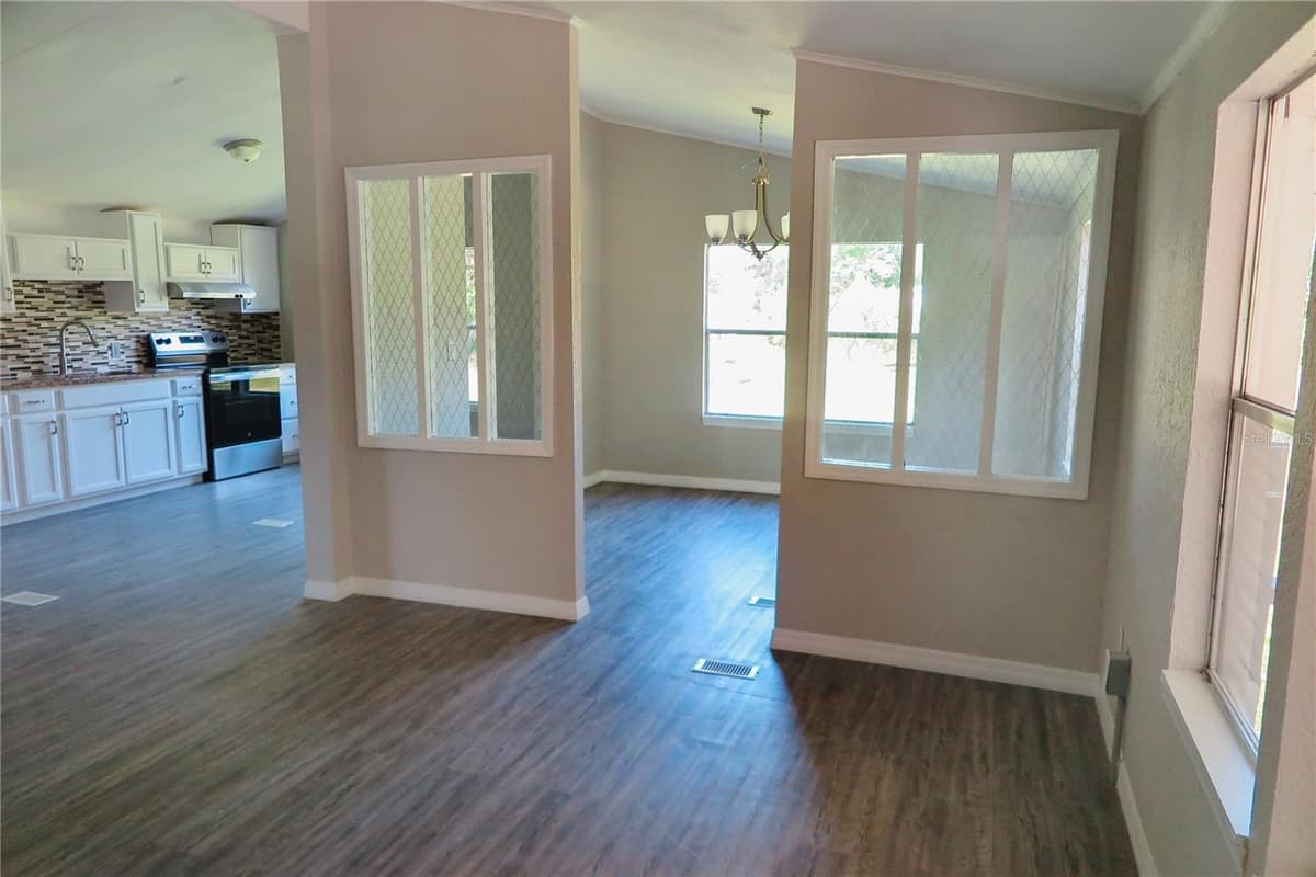 108 PINESHORE DRIVE — photo 13 of 34