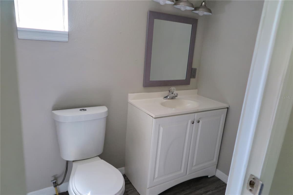 108 PINESHORE DRIVE — photo 26 of 34