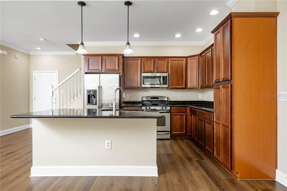 6112 FISHHAWK CROSSING BOULEVARD — photo 5 of 25