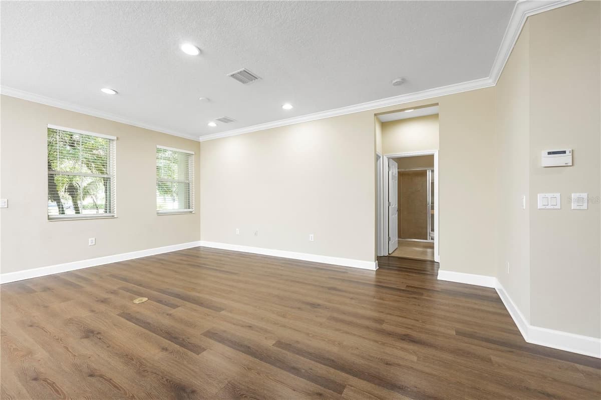 6112 FISHHAWK CROSSING BOULEVARD — photo 6 of 25