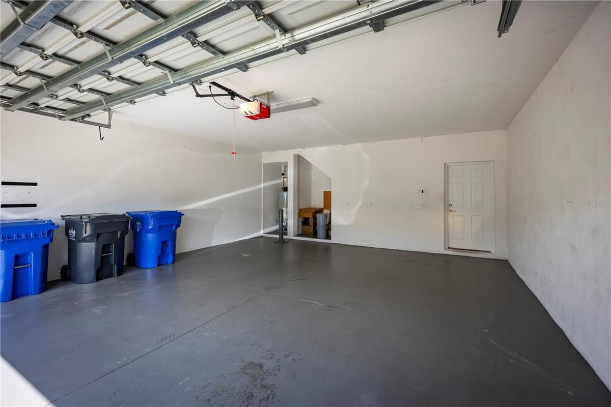 6112 FISHHAWK CROSSING BOULEVARD — photo 16 of 25