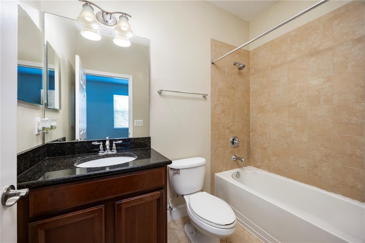6112 FISHHAWK CROSSING BOULEVARD — photo 13 of 25