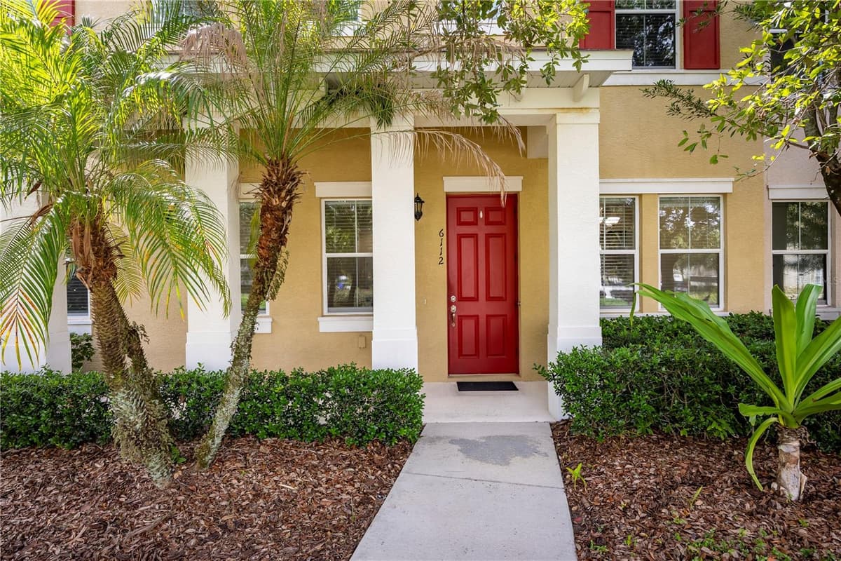 6112 FISHHAWK CROSSING BOULEVARD — photo 1 of 25