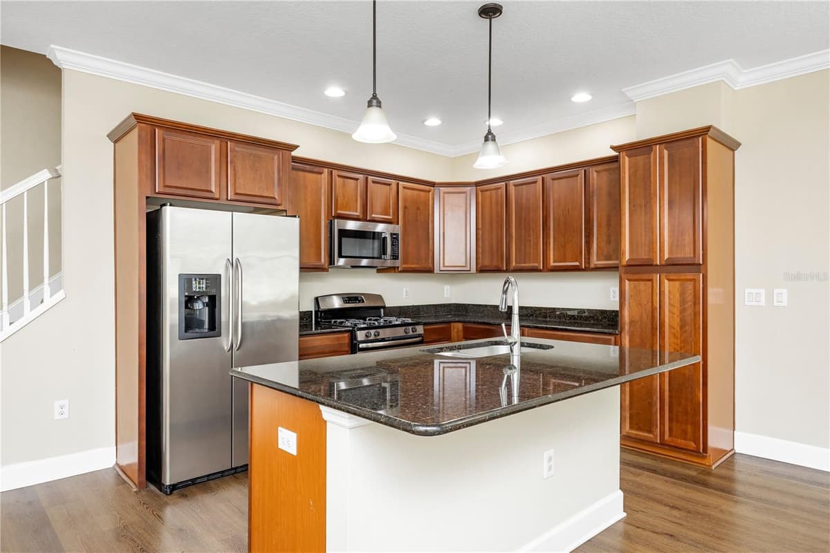 6112 FISHHAWK CROSSING BOULEVARD — photo 4 of 25