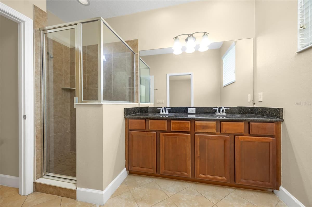 6112 FISHHAWK CROSSING BOULEVARD — photo 11 of 25