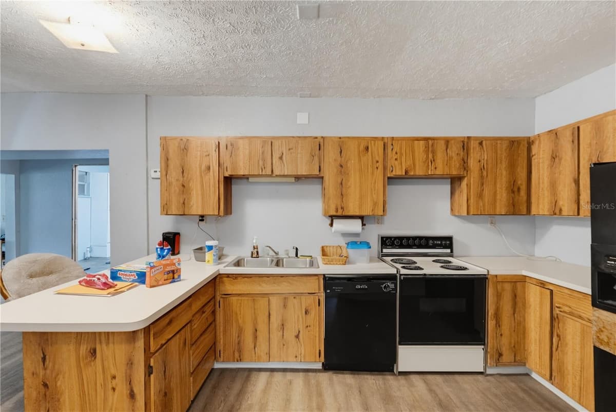 7421 HENRY DRIVE — photo 80 of 100