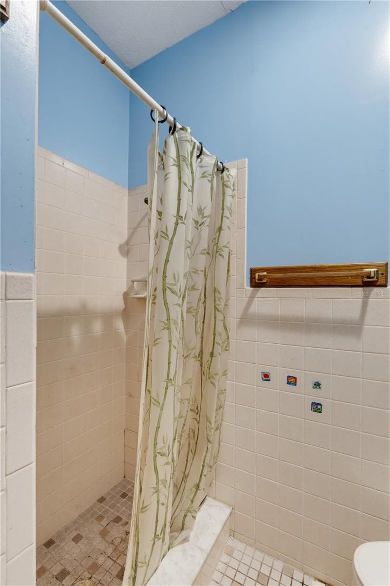 7421 HENRY DRIVE — photo 64 of 100