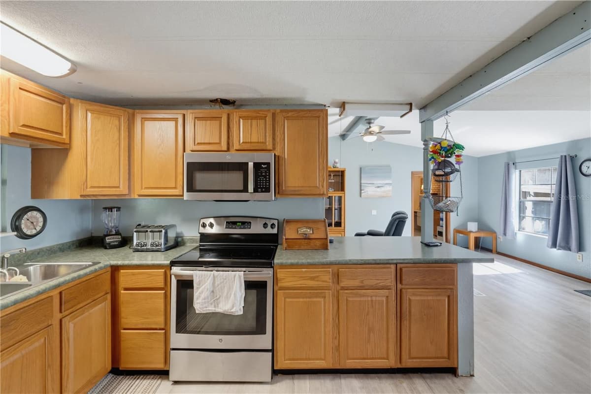 7421 HENRY DRIVE — photo 8 of 100
